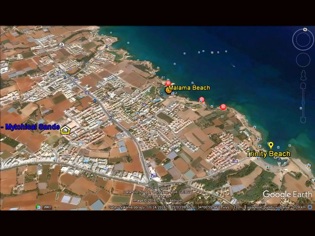Domino Blue Apartment Paralimni Exterior photo