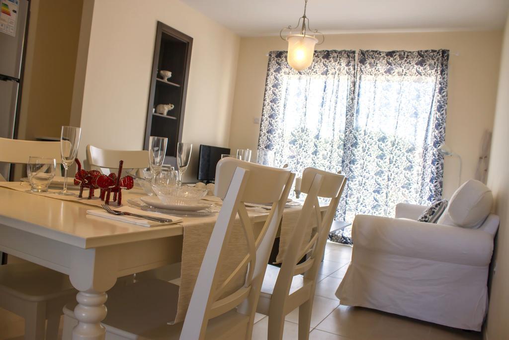 Domino Blue Apartment Paralimni Exterior photo